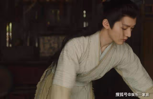 《長相思》本體是蛇還掉毛?相柳的銀髮,把塗山璟逼成了小怨婦