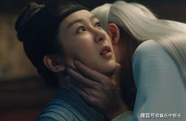 《長相思》給相柳輸血,為瑲玹拚命,小夭到底有沒有愛過他們?