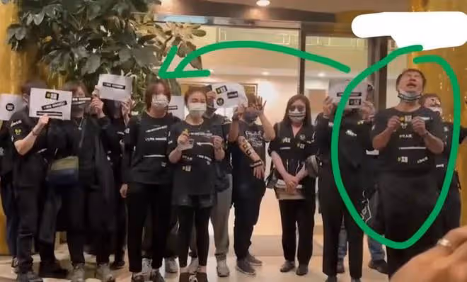 李玟正式出殯,棺木進火化室那一刻姐姐崩潰大哭,李玟老公未出現