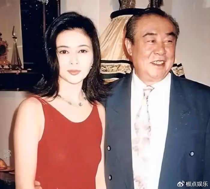 27歲關之琳做客訪談,黃霑語出驚人:「你情願做人家的情婦嗎?」
