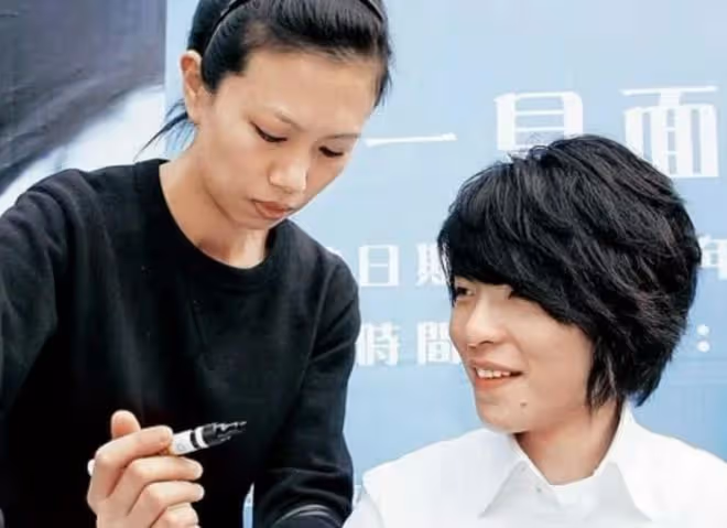 蕭敬騰帶大14歲未婚妻參加宴會，50歲林有慧略發福，早前被曝懷孕