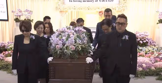 李玟老公:火化儀式結束後被粉絲圍攻,險些挨揍,嚇到面如土色!
