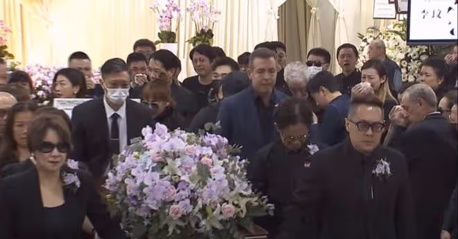 李玟老公:火化儀式結束後被粉絲圍攻,險些挨揍,嚇到面如土色!