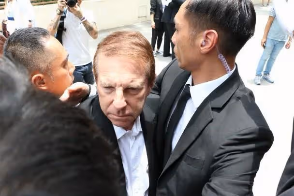 李玟老公:火化儀式結束後被粉絲圍攻,險些挨揍,嚇到面如土色!