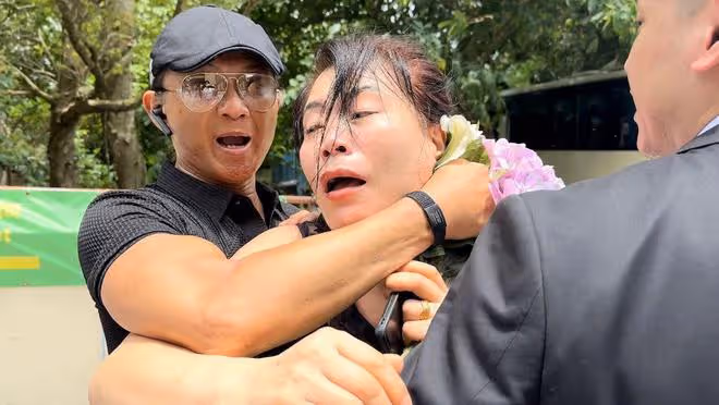 李玟老公:火化儀式結束後被粉絲圍攻,險些挨揍,嚇到面如土色!