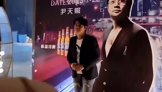 亞視前當家小生近況曝光!現身酒吧商演唱歌破音,被曝出場費5萬