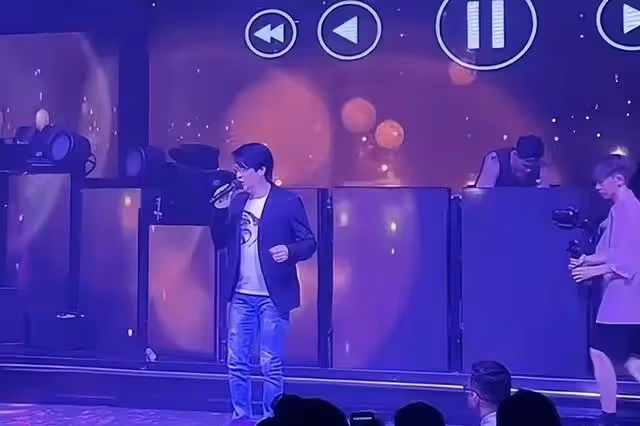 亞視前當家小生近況曝光!現身酒吧商演唱歌破音,被曝出場費5萬