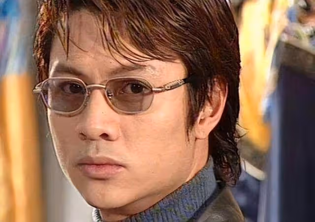 亞視前當家小生近況曝光！現身酒吧商演唱歌破音，被曝出場費5萬