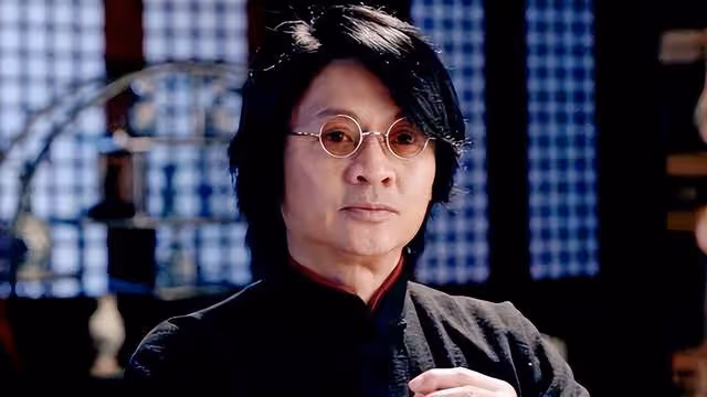 亞視前當家小生近況曝光！現身酒吧商演唱歌破音，被曝出場費5萬