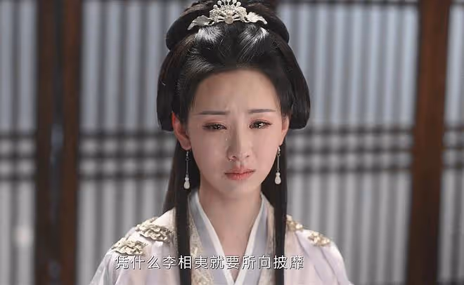 蓮花樓：肖紫矜逼迫李蓮花跳崖？喬婉娩趕到，李蓮花結局魔改