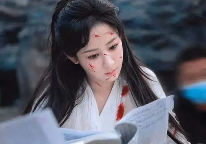 《長相思》相柳結局:九命耗盡慘死,死前給小夭一句話,小夭崩潰