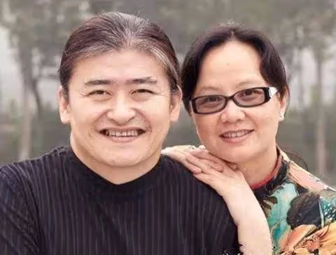 吳佩慈為何生4胎不領證?劉歡妻子大不一樣,2個女人不同的結局