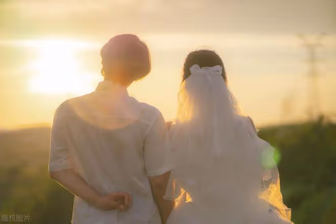 老婆沒收我的工資後,全花在自己身上,看來結婚就是娶了個祖宗