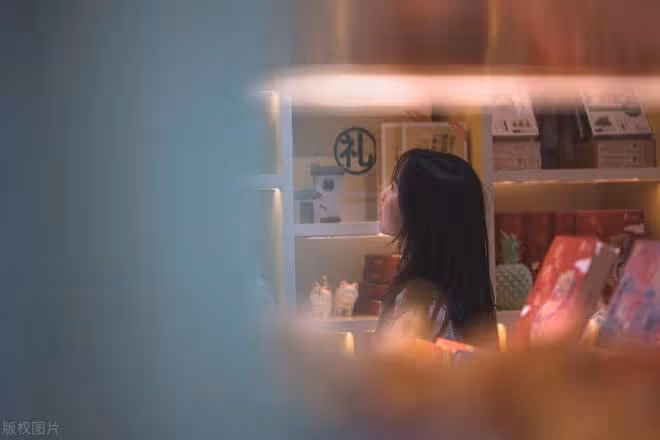 老婆沒收我的工資後,全花在自己身上,看來結婚就是娶了個祖宗