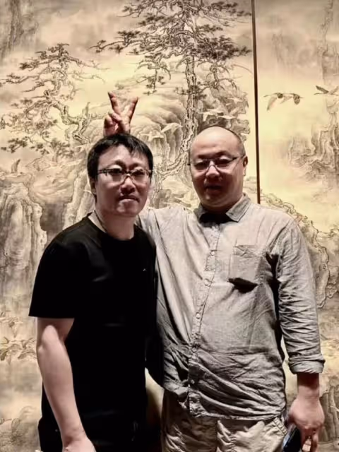 53歲竇唯疑父女戀,與女子約會變化大,女方漂亮與竇靖童年齡相仿