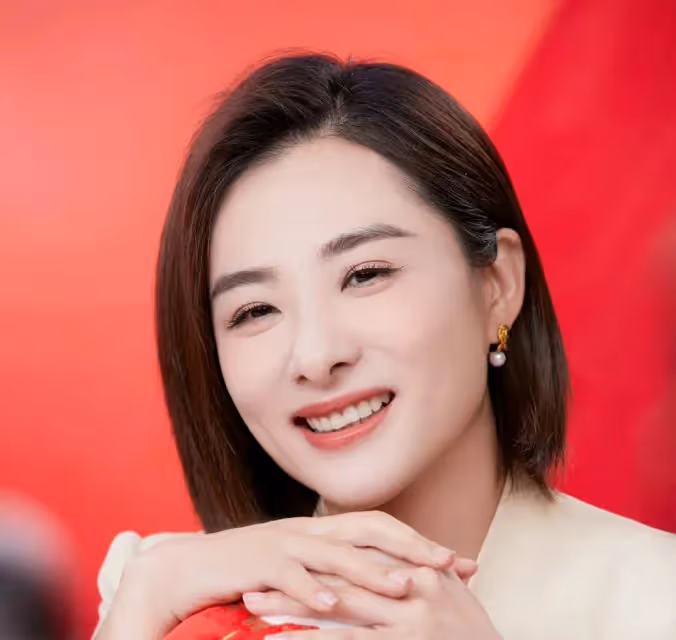 劉璇:34歲嫁普通人,42歲生2胎,如今她還好嗎?