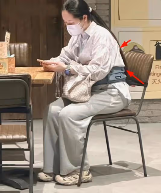 郭碧婷一家現身迪士尼，拒絕粉絲合影，打扮土氣毫無女神氣息