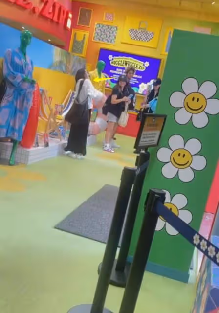 小S全家游韓國！和許雅鈞全程無交流，三女兒形象反差很大