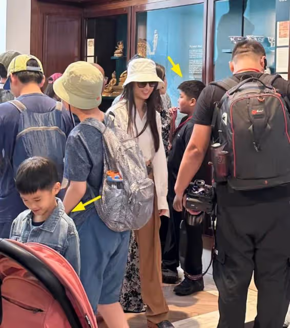 黃聖依一家現身倫敦，力破離婚傳聞，11歲安迪體重飆至130斤