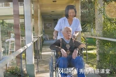 做住家保姆,啥都不用做,每天陪僱主說話,工資4800我卻想逃