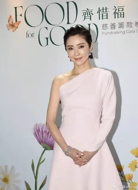 48歲張玉珊公開與富商戀情,對方離過婚育有一女,才被曝誇大身家
