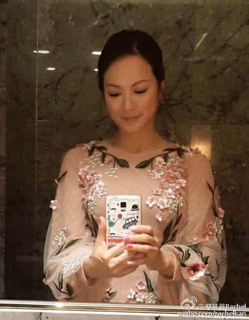 TVB前女星曝家中添新成員!離巢後遠走加拿大,被封「翻版王菲」