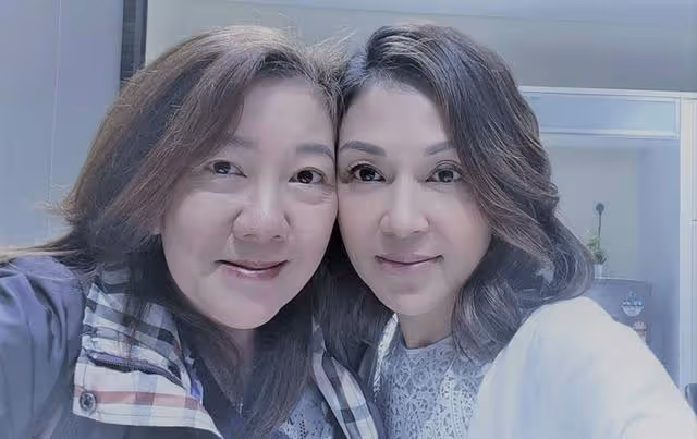 香港知名女星宣布復出,息影25年再拍劇,隨富商移居國外連生仨女