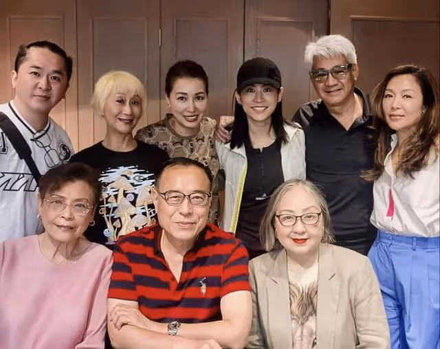 香港知名女星宣布復出,息影25年再拍劇,隨富商移居國外連生仨女