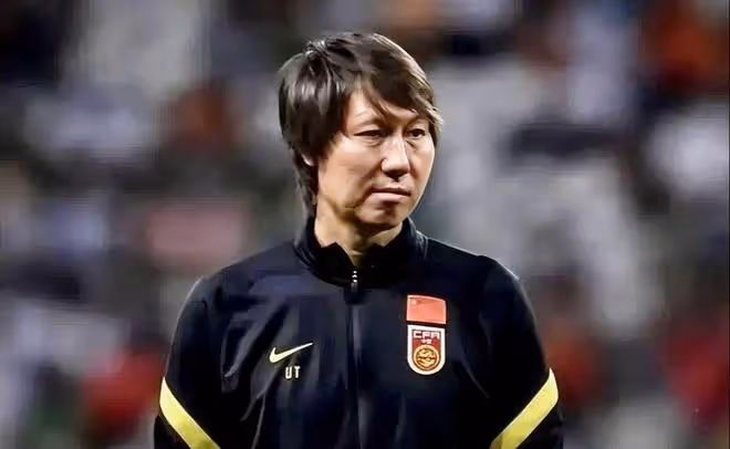 8月2日,原國足主帥李鐵被提起公訴、主要涉及五項罪名!