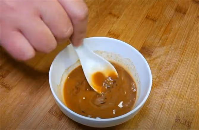 娃娃菜每次這樣炒,米飯總是擔心不夠吃,口感清脆爽口,酸辣下飯