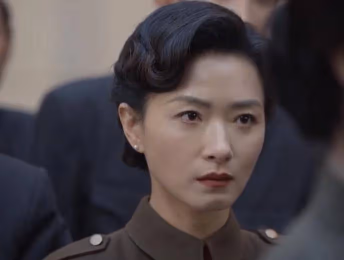 潛行者:方嘉樹遭清除指令,蘇雅露掩護出賣色相,陶玉玲自愧不如