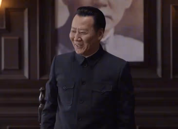 潛行者:方嘉樹遭清除指令,蘇雅露掩護出賣色相,陶玉玲自愧不如