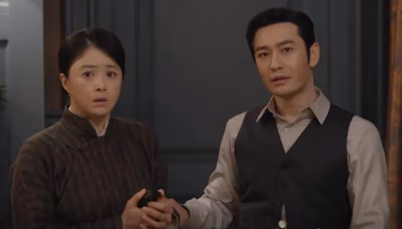 潛行者:方嘉樹替蘇雅露擦藥,意外看到胎記,銀狐竟是蘇雅露