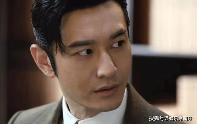 《潛行者》短短十年時間,方嘉樹擁有三重身份,他是怎麼做到的?