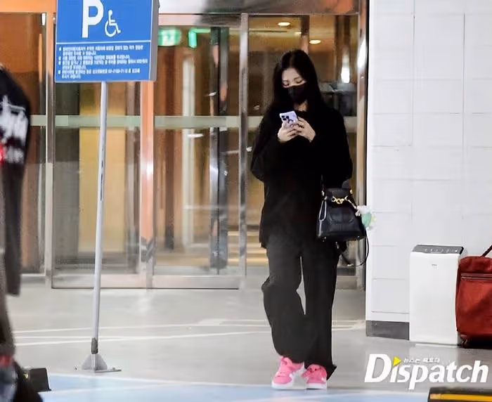 BLACKPINK成員首次公開承認戀情,金智秀與大7歲演員安普賢戀愛