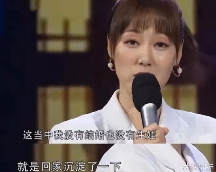 央視最美主持人,深得李詠賞識,被父母催婚15年,今40歲仍單身