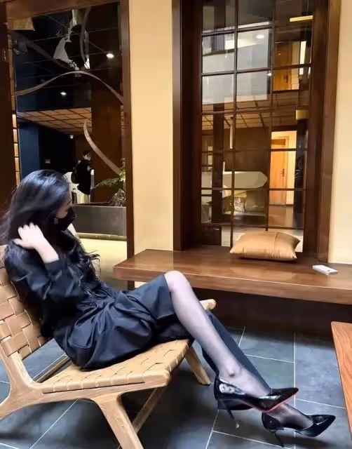 時尚的高跟鞋女子,你喜歡嗎?