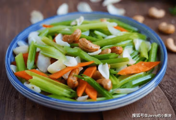高溫出汗多吃鹼性蔬菜,推薦5道食譜,美味又營養,換著吃精神好