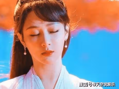 《長相思》小夭體內為什麼有駐顏花？《長相思》蓐收喜歡阿念嗎？