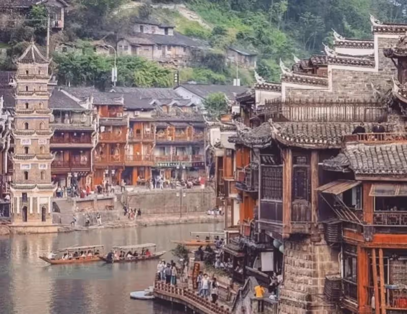 老公的同學請客,可中途老公卻求我幫他干一件壞事,過後我才懂原因播