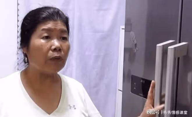 故事:老兩口進城兒媳卻回了娘家,打開冰箱,她恍然大悟