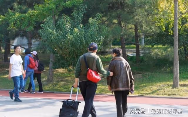 故事:老兩口進城兒媳卻回了娘家,打開冰箱,她恍然大悟