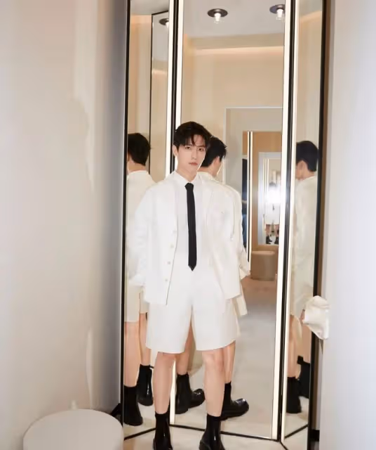 8月3日楊洋被力挺!化妝師:見過他本人,我186,他沒比我矮多少