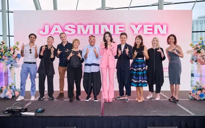 甄子丹女兒國外開出道發布會,身材比例吸睛,曾被世界名校錄取