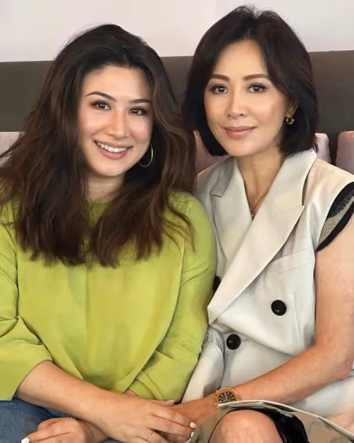 甄妮送別李玟後發文「思人已去」,帶女兒和劉嘉玲聚會一起發感慨