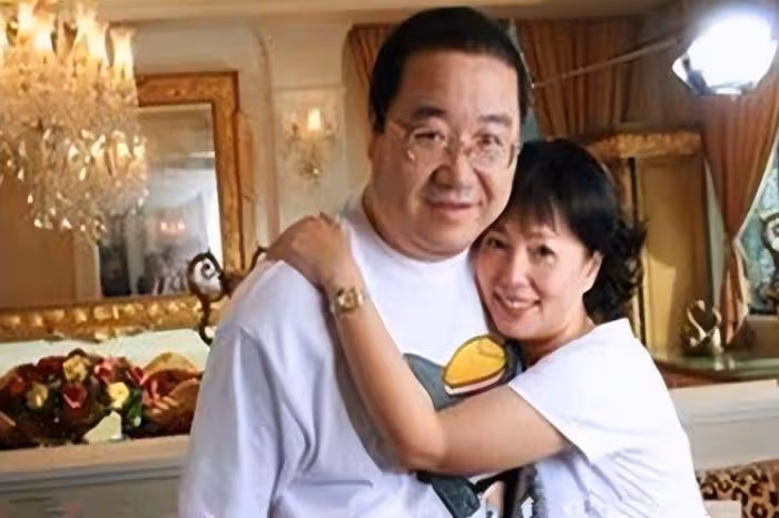 英達:與宋丹丹離婚後,三婚娶了北大才女梁歡,看上了她的才華?