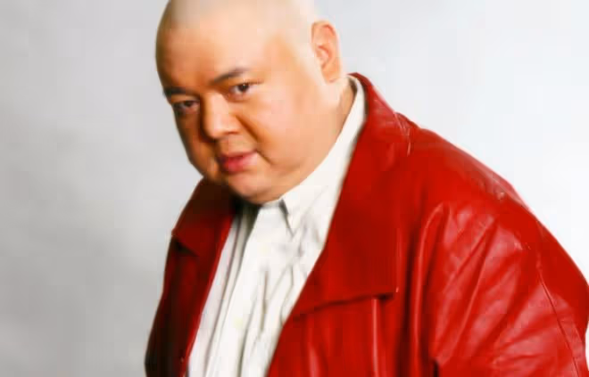 戲骨謝寧遇大水被傳失聯,救援隊發視頻回應,雙方隔窗喊話報平安