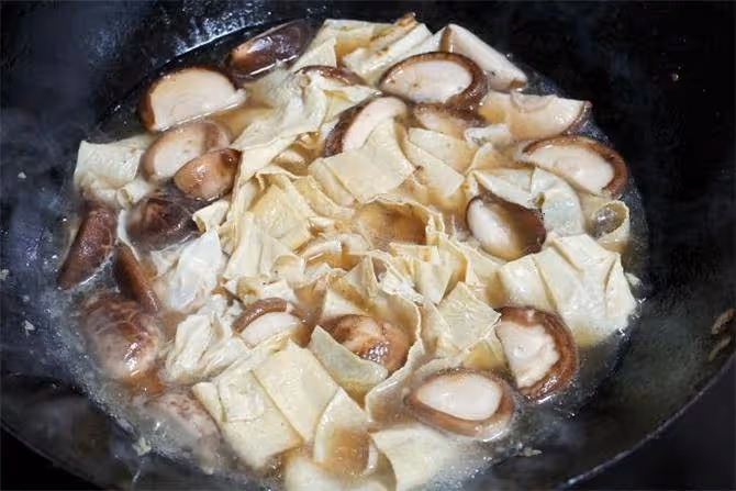 家常油豆皮超好吃的做法,鮮美軟嫩入味,開胃又下飯,次次都光碟