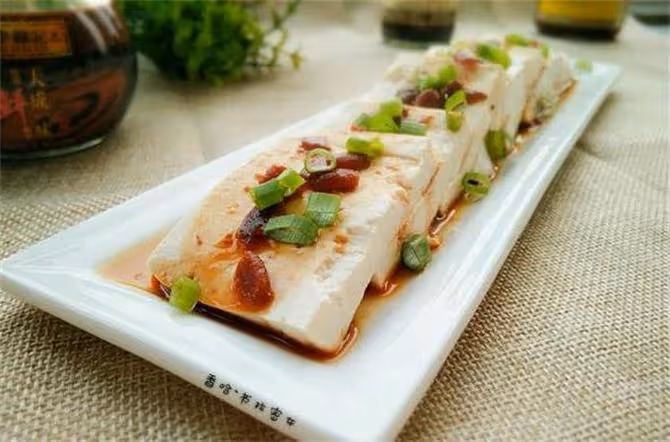 大廚分享一道農家蒸豆腐，豆腐這樣做嫩滑入味，詳細教程一學就會