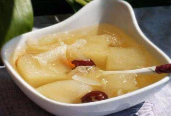 教你在家煮梨水的正確做法,潤肺止咳,清甜爽口,大人小孩都愛喝